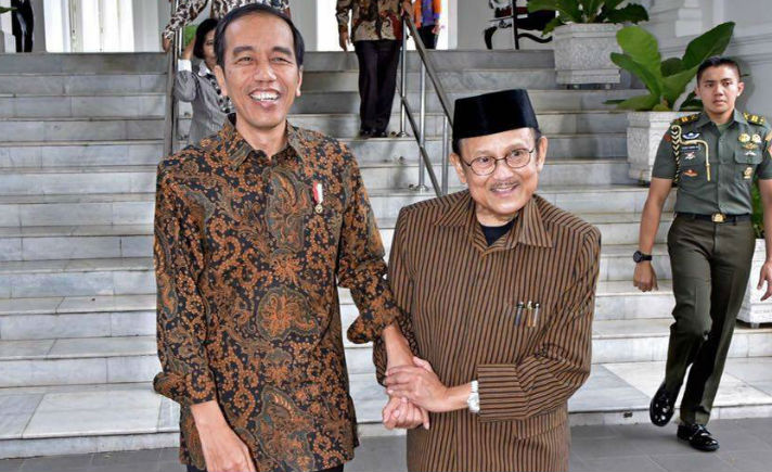 Jokowi Kirim Dokter Kepresidenan Untuk BJ Habibie | Tagar