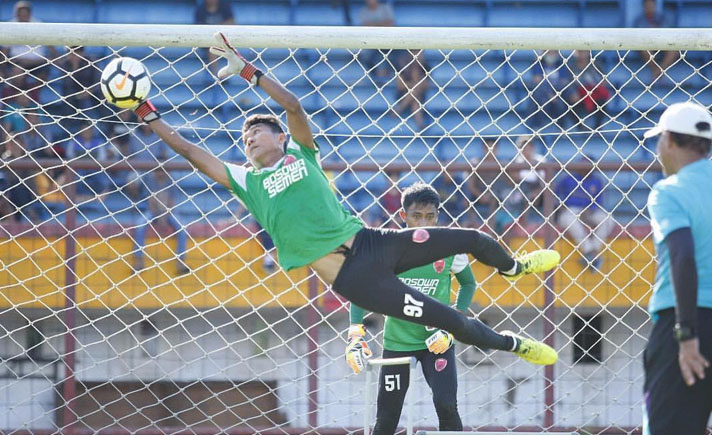 Penampilan Kiper Cadangan PSM Dipuji Robert | Tagar