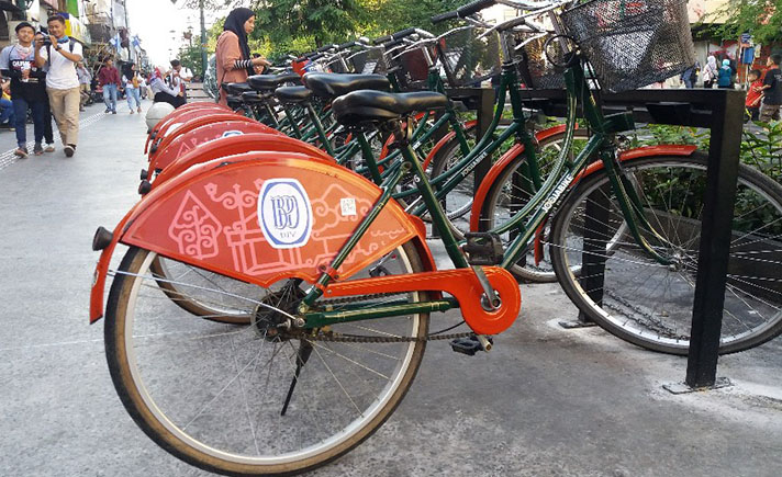 Turis Jerman, Gowes dari Malioboro Sampai Paris  Tagar