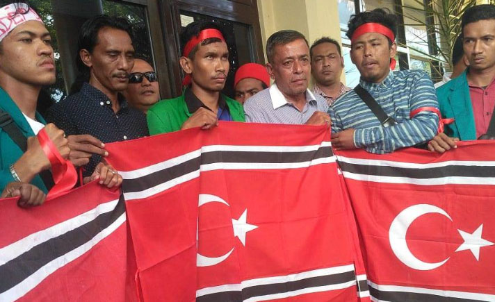 Mahasiswa Aceh Minta Bendera Bintang Bulan Dikibarkan Tagar