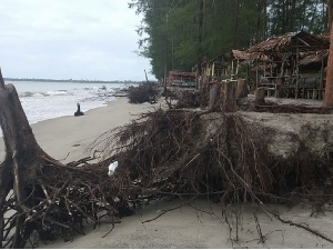 Abrasi Merusak Pantai Dan Pondok Pedagang Di Singkil Tagar