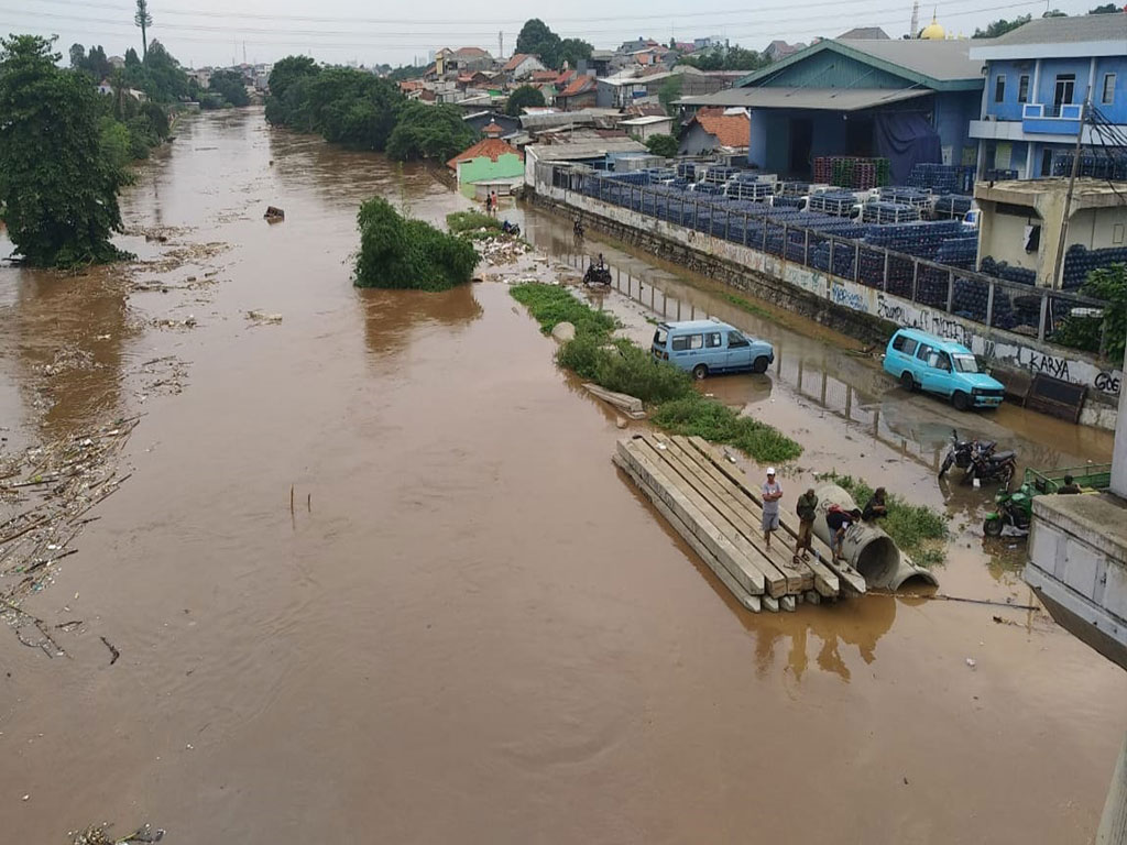 Jakarta Banjir, Anies Baswedan Anjurkan Naik Angkot  Tagar