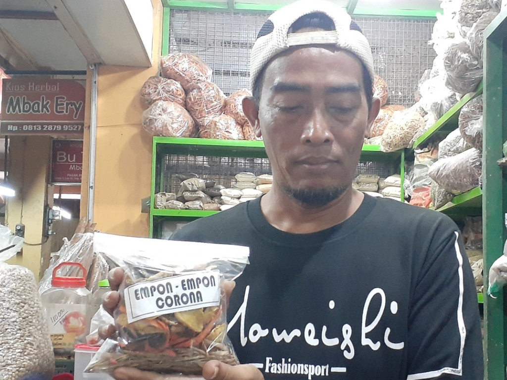 Pedagang empon Corona Yogyakarta