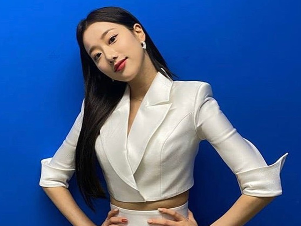 Lee Na Eun April