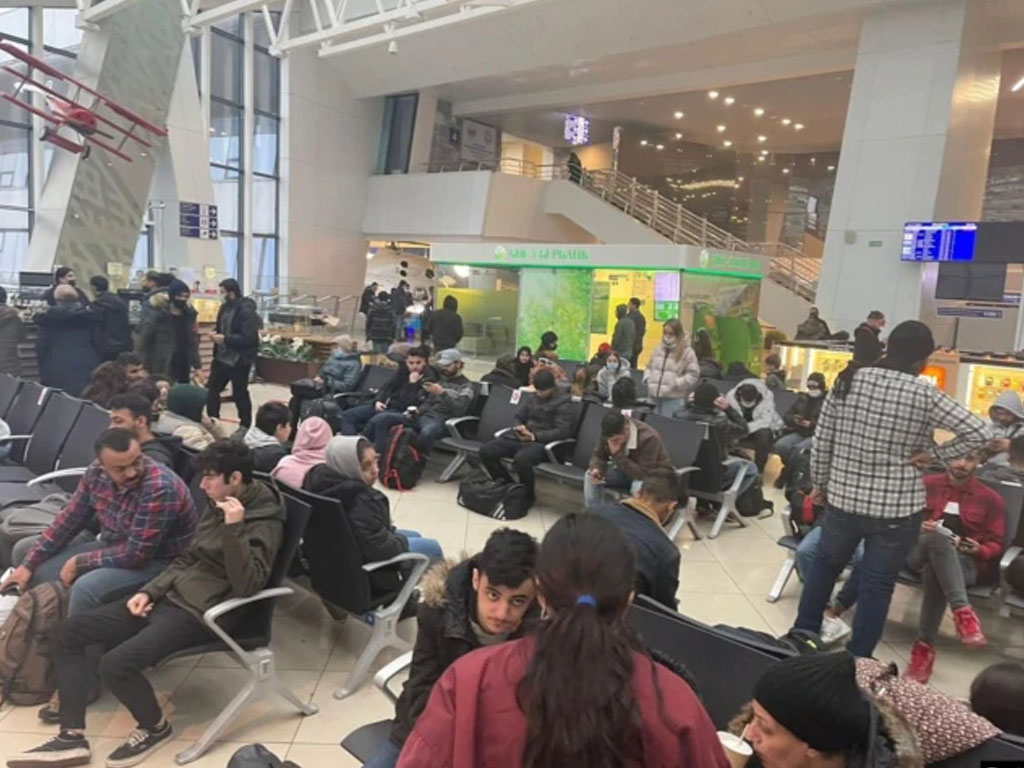 imigran irak di bandara belarus