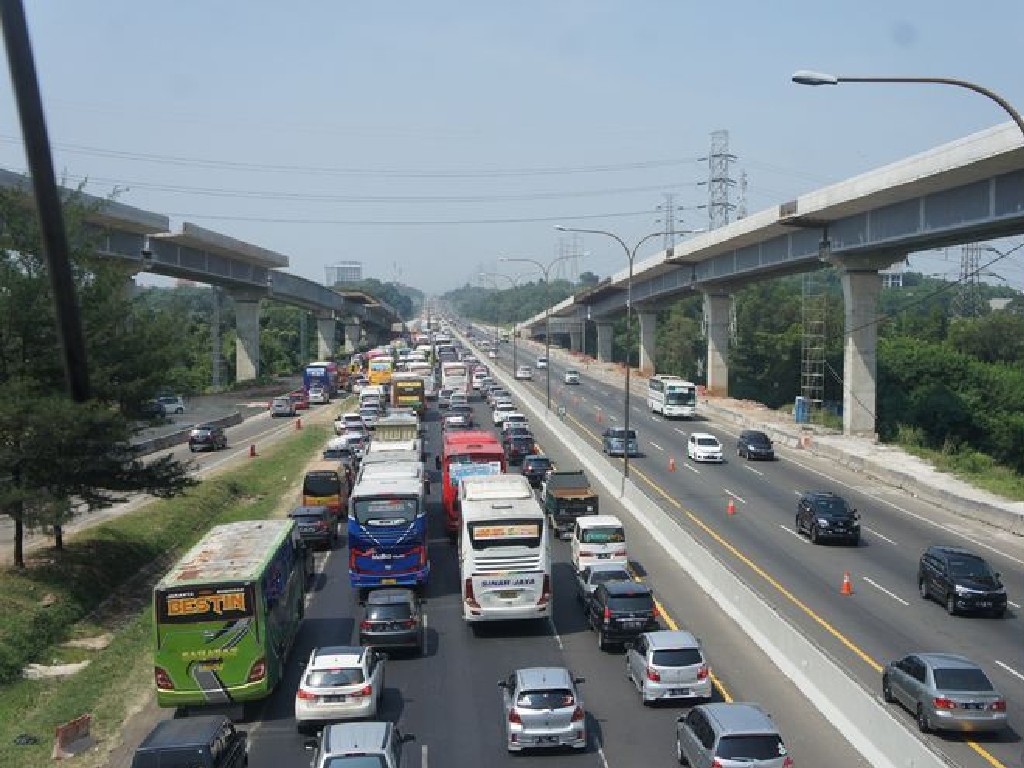 Jasa Marga Rekonstruksi 2 Titik Tol Japek Tagar 5000