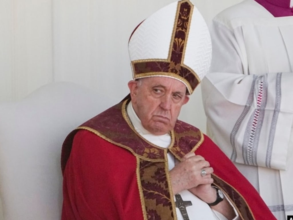 Paus Fransiskus memimpin Misa di Kazakhstan