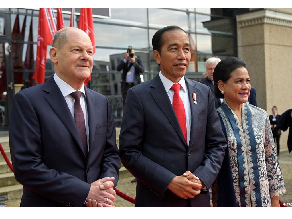 Kanselir Scholz dengan Jokowi dan Iriana di Hannover