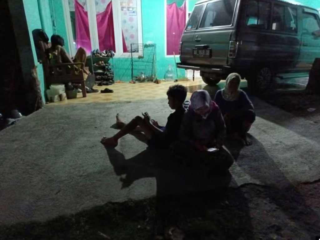 Satu Meninggal dan 25 Gempa Susulan Guncang Bantul di Yogyakarta