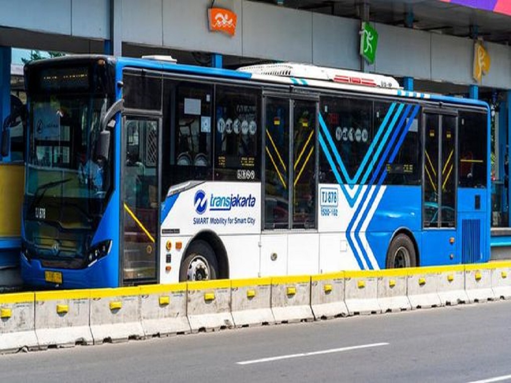 Gratis 2 Pekan, Rute Transjakarta Ke Bandara Soetta Mulai Beroperasi ...