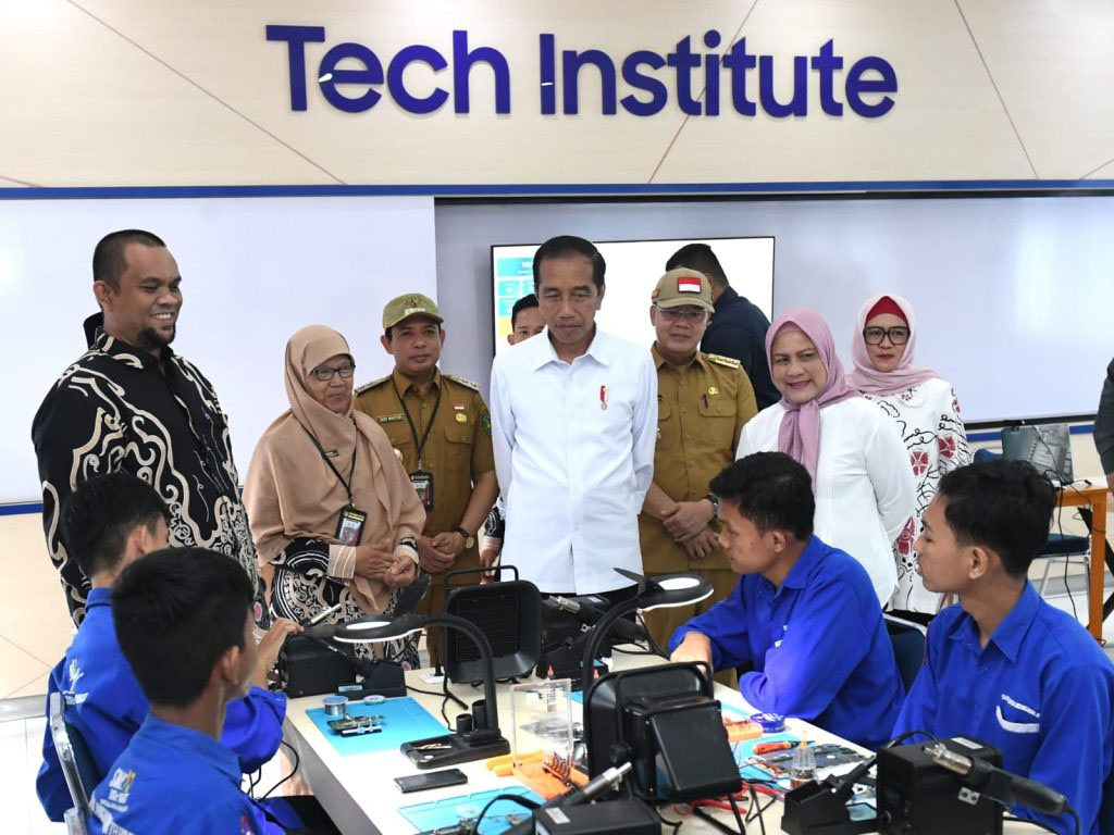 Presiden Jokowi Apresiasi Penerapan Kebijakan Link and Match Antara SMK dan Dunia Industri