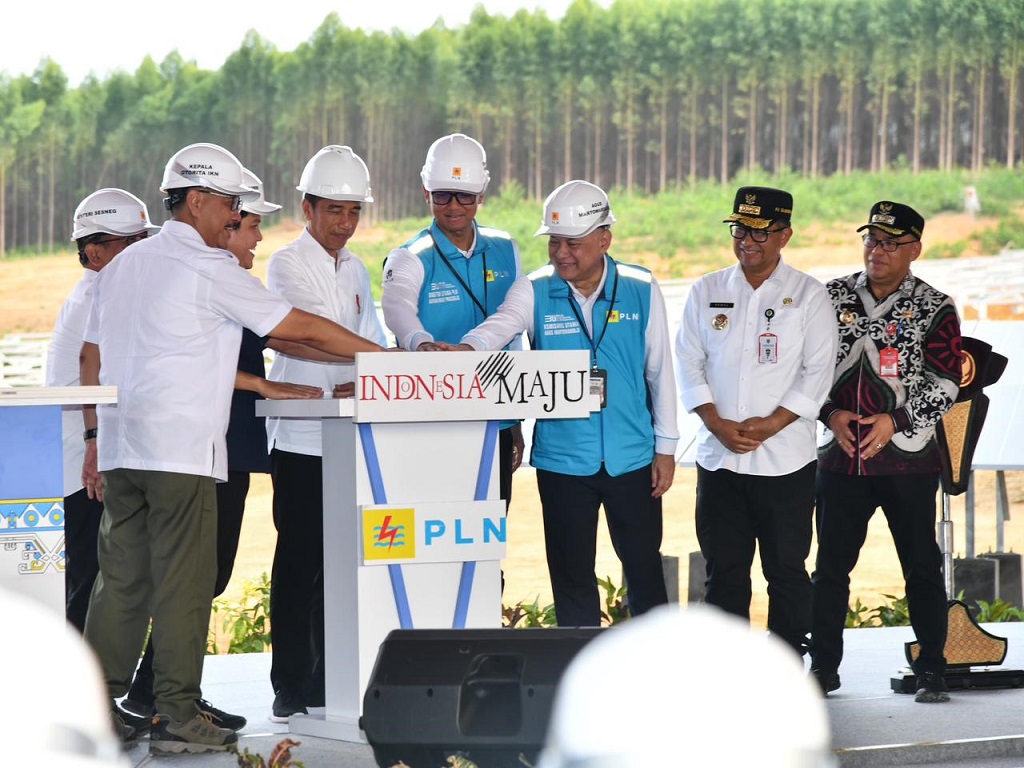 Presiden Jokowi Groundbreaking Pembangunan PLTS PLN 50 MW Di IKN ...