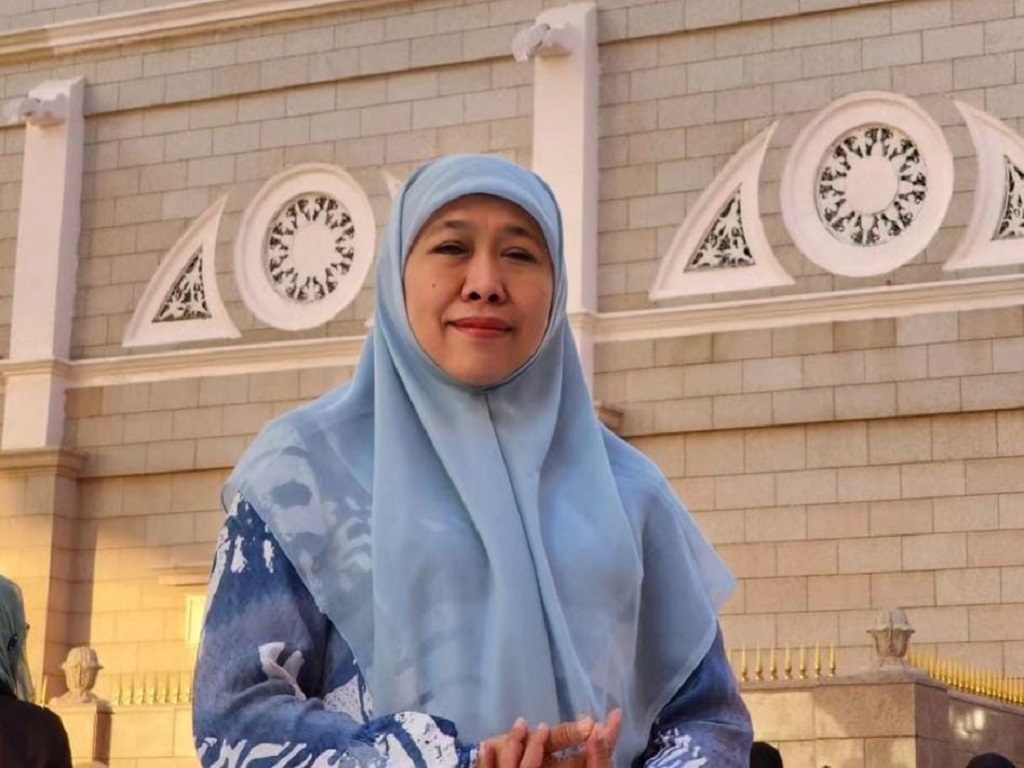 Usai Jalankan Ibadah Umrah, Khofifah Ambil Sikap Resmi Dukung Prabowo ...