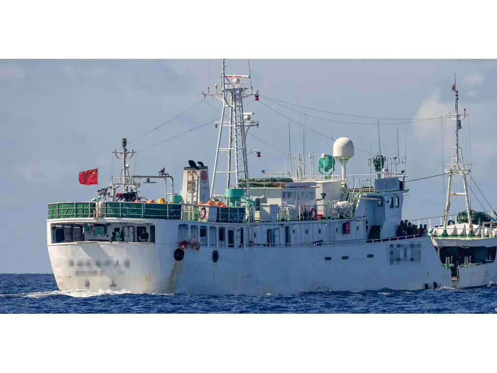 Kapal ikan berbendera Cina di barat daya Samudera Hindia