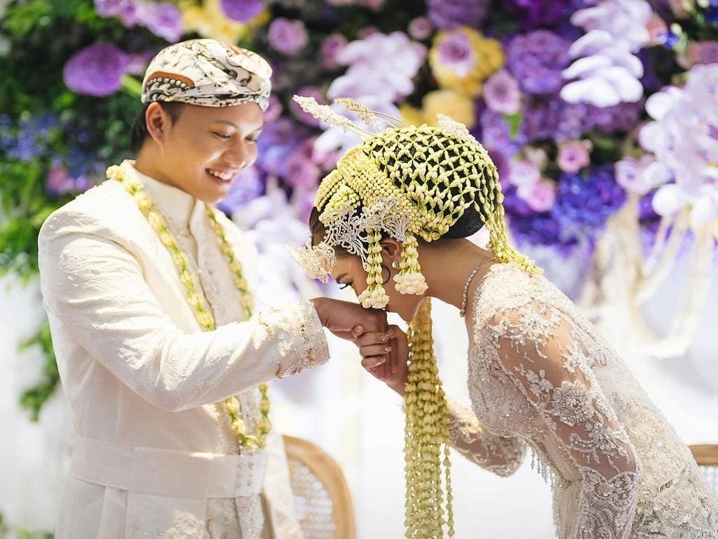 Sah Menikah dengan Rizky Febian, Dua Kakak Mahalini Berkaca-kaca Gandeng Adik Berjalan Menuju Meja Akad