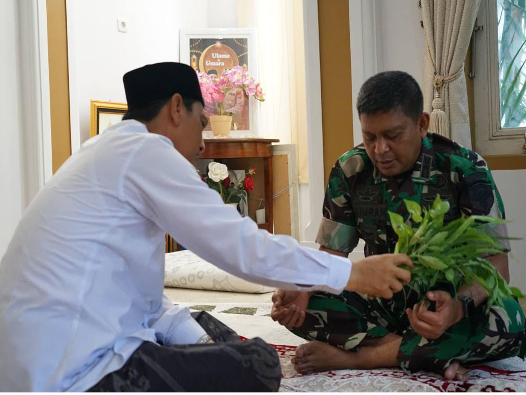 Danrem 011 Lilawangsa Kolonel Inf Ali Imran Kunjungi Ulama Kharismatik di Aceh