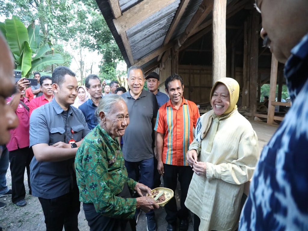 Tanggapi Keluhan Warga, Mensos Risma Gunakan Teknologi dalam Pencarian Air Bersih