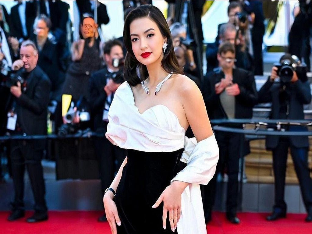 Raline Shah Terlihat Elegan Saat Hadiri Gala Premier Film 'Marcello Mio' di Cannes