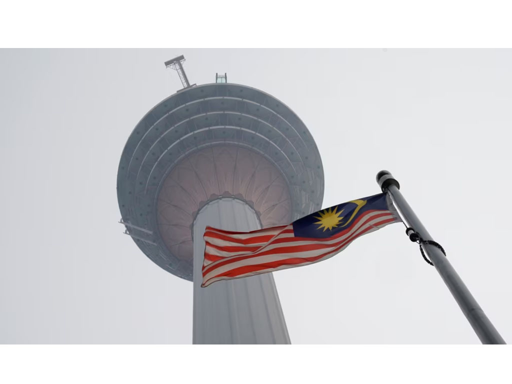 bendera Malaysia di Menara KL