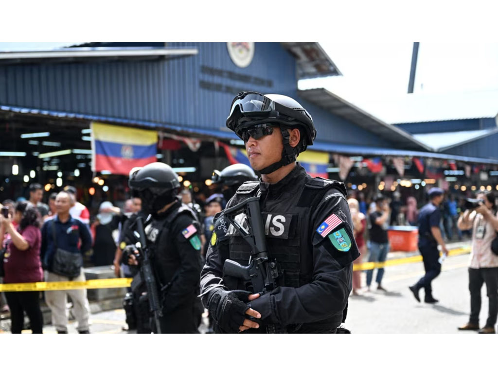 polisi malaysia paroli di pasar chow kit KL