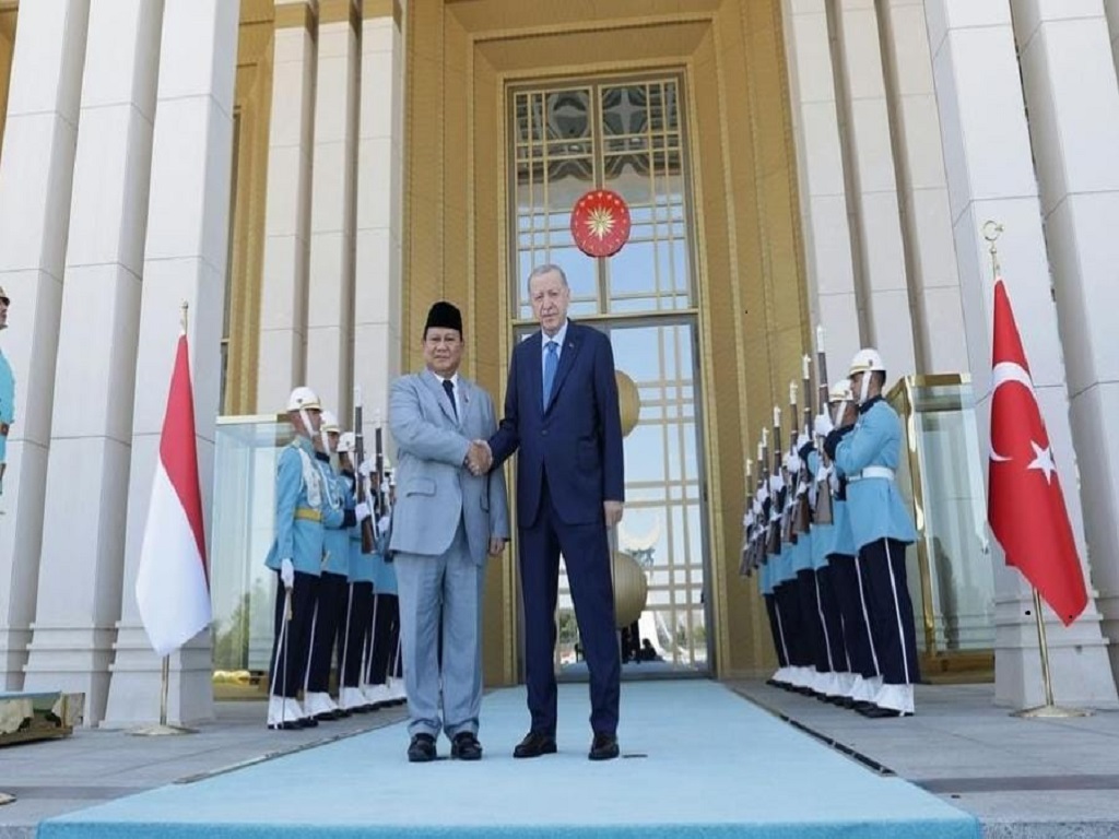 Presiden Terpilih Prabowo Bertemu Erdogan, Bahas Hubungan Bilateral hingga Serangan Israel di Gaza