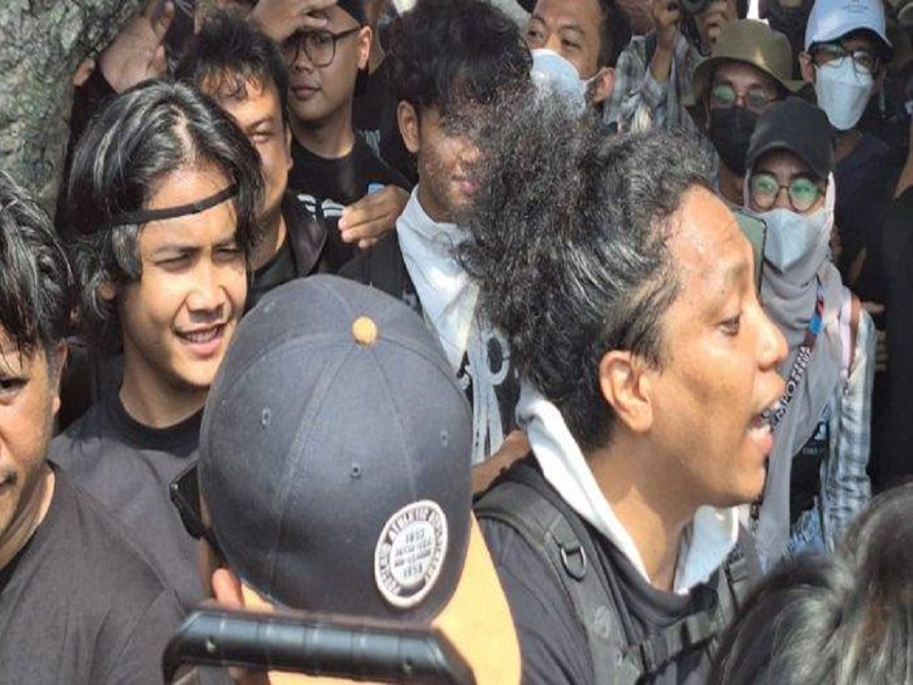 Kawal Putusan MK, Deretan Selebriti yang Turun ke Jalan di Gedung DPR RI