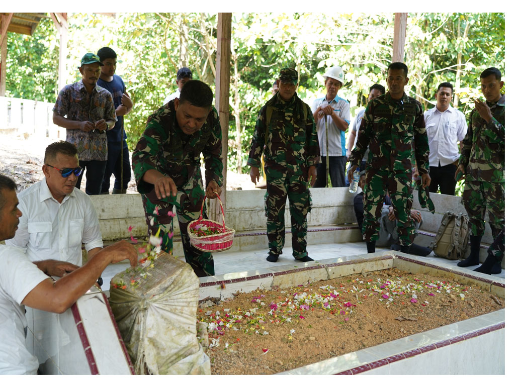 Napak Tilas Danrem 011 Lilawangsai Kol Inf Ali Imran ke Makam Pahlawan Nasional Cut Meutia