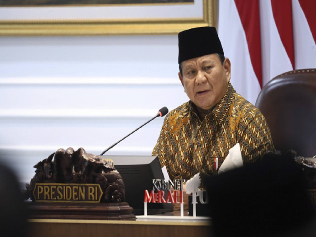 Di Sidang Kabinet Perdana, Prabowo Tegaskan untuk Kurangi ke LN, Permudah Birokrasi