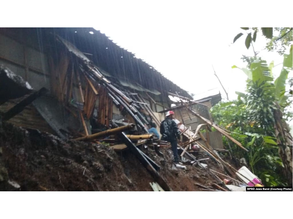 5 Meninggal Dunia Akibat Banjir dan Tanah Longsor di Sukabumi