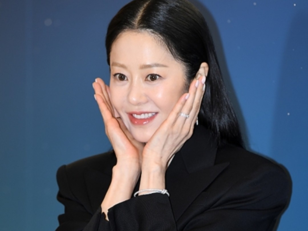 Go Hyun-jung Absen Mendadak dari Acara Pembuatan Drama 'Namib' Karena ...