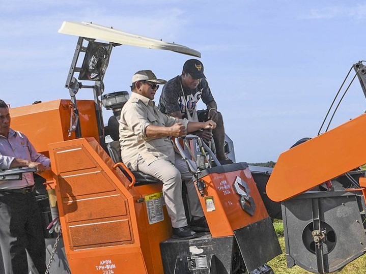 Presiden Prabowo Kunjungi Lahan Pertanian di Merauke