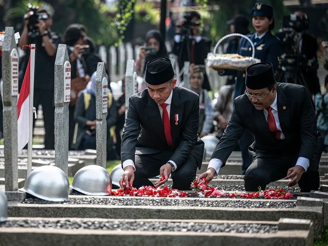 Wakil Presiden Gibran Memimpin Upacara Hari Pahlawan