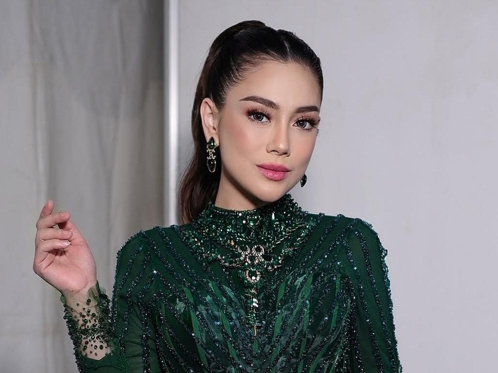 Putra Celine Evangelista Ingatkan Sang Ibu untuk Tak Pamerkan Rambutnya Gegara Sudah Mualaf