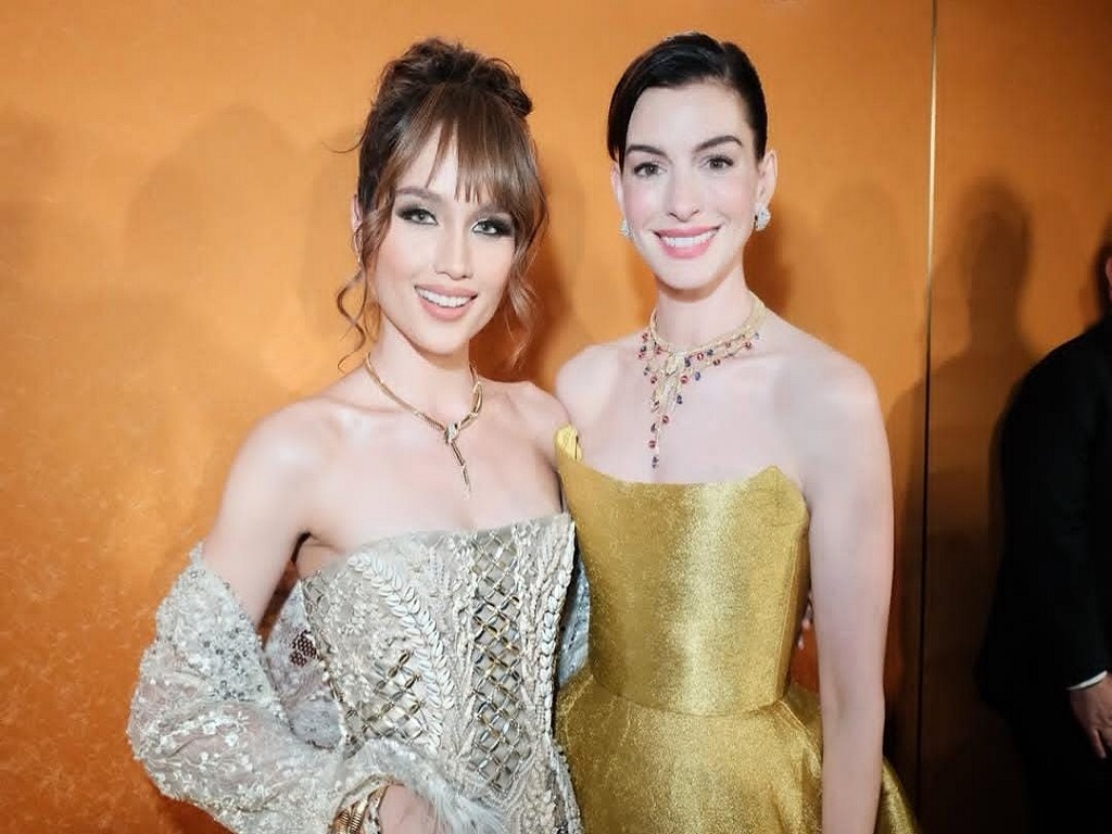 Cinta Laura Tunjukkan Attitude Berkelas Ketika Hadir di Acara Fashion Kelas Dunia