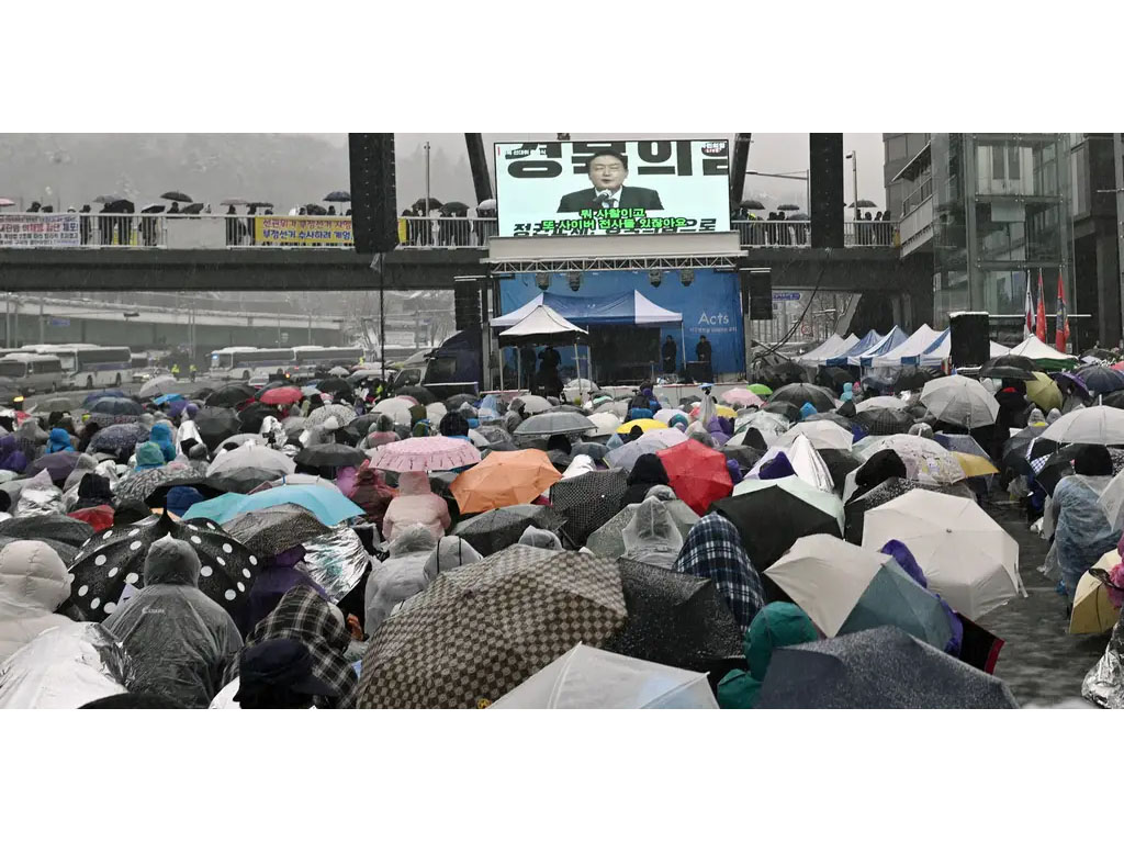Warga Korea Selatan Menuntut Kembali Fokus pada Stabilitas Ekonomi
