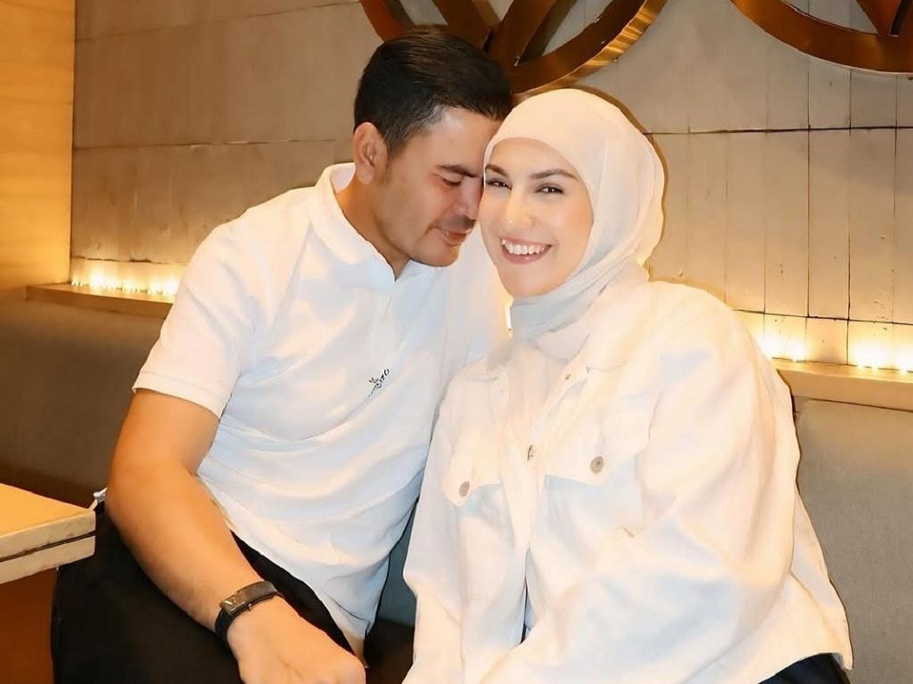 Irish Bella Asyik Diratukan Suami saat Ammar Zoni Jadi \'Rebutan\' Dua Wanita