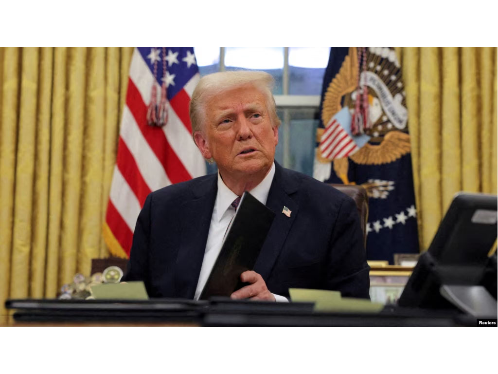 Presiden Donald Trump Tingkatkan Kampanye Menentang Keberagaman