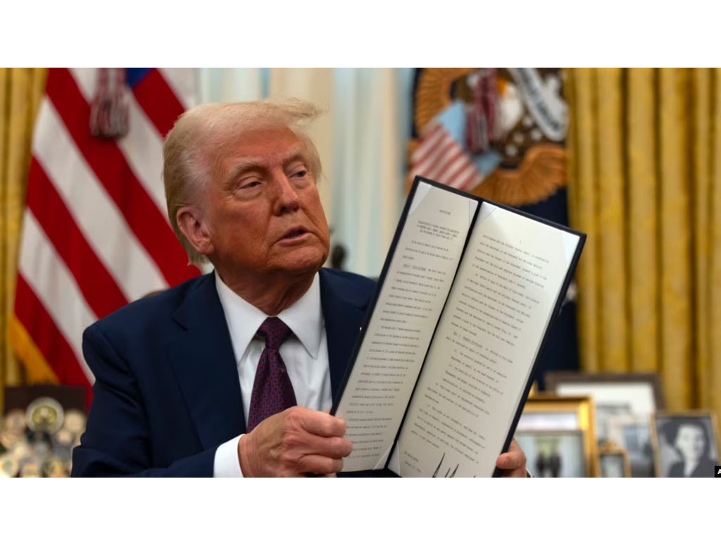 Presiden Trump Sasar DEI dan Pemecatan karena COVID serta Tentara Transgender