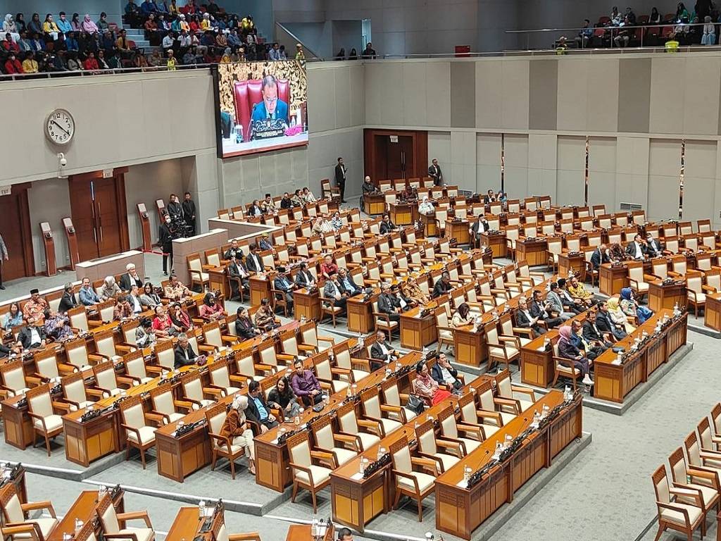 Rapur DPR Lantik PAW, Jamal Mirdad Gantikan Sugiono, Mulyadi Gantikan Fadli Zon