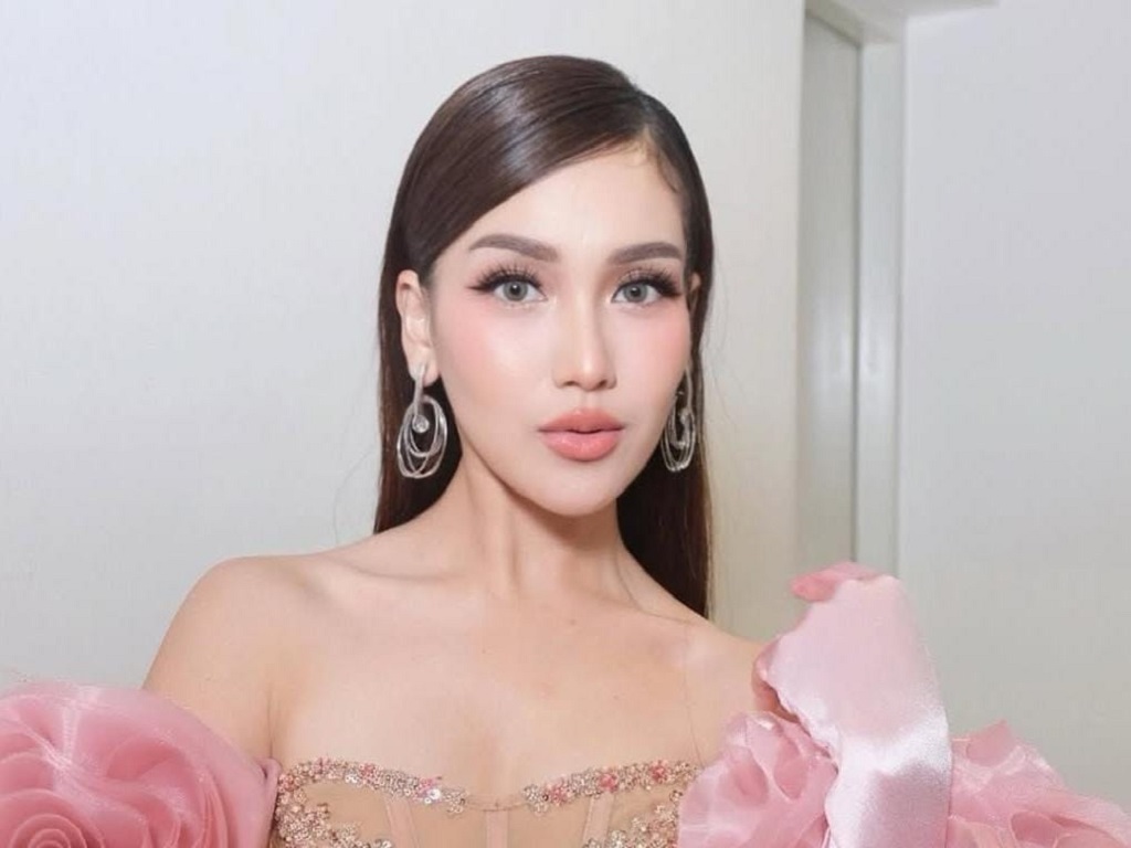 Ayu Ting Ting Buka Suara Soal Status Hubungannya dengan Andre Taulany Imbas Panggilan Ayang