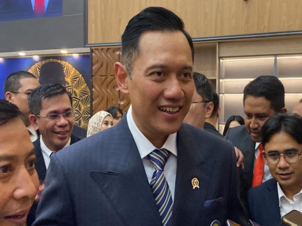 Menko AHY Akan Upayakan Turunkan Tiket Pesawat Saat Lebaran 2025