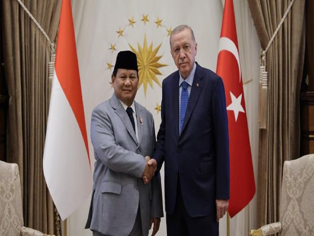 Presiden Prabowo dan Erdogan Saling Tukar Cenderamata