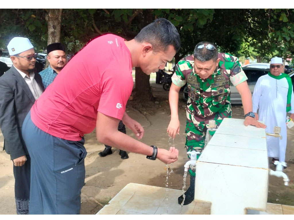 Danrem 011 Lilawangsa Kol Inf Ali Imran Resmikan Pemakaian Sumur Bor untuk Masjid Agung Lhokseumawe
