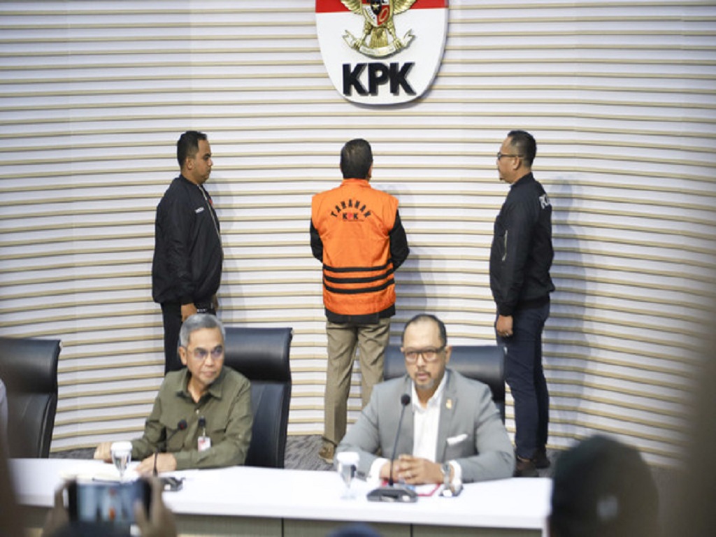 Resmi Ditahan, Hasto Kristiyanto: Semoga Jadi Momen KPK Periksa Keluarga Jokowi