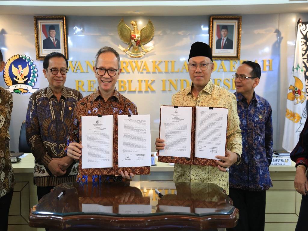 DPD RI dan OJK Bahas Penguatan Pengawasan Sektor Keuangan dalam Rapat Kerja Komite IV DPD RI