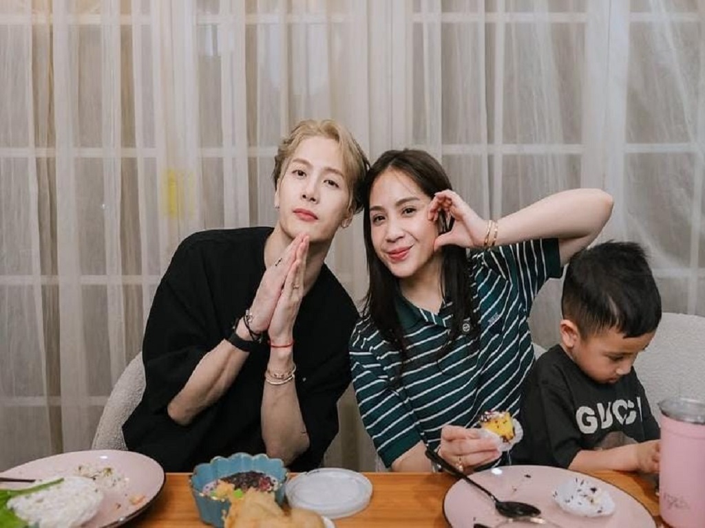 Nagita Slavina Tampil Cantik Ala Idol Sambil Joget Bareng Jackson Wang