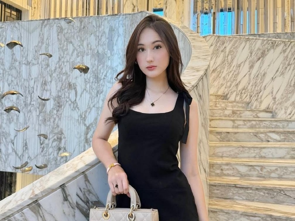 Laura Moane Banjir Pujian usai Naik Mobil Mewah Aisar Khaled