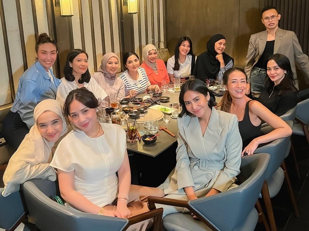 Paula Verhoeven Kumpul Bareng Geng Cendol di Tengah Cibiran Haters