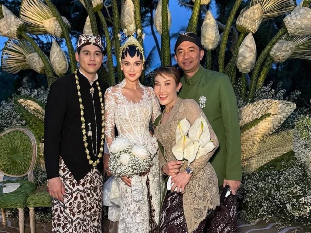 Terharu Melihat Sahabat Menikah, Begini Doa Ayu Dewi untuk Luna Maya dan Maxime Bouttier