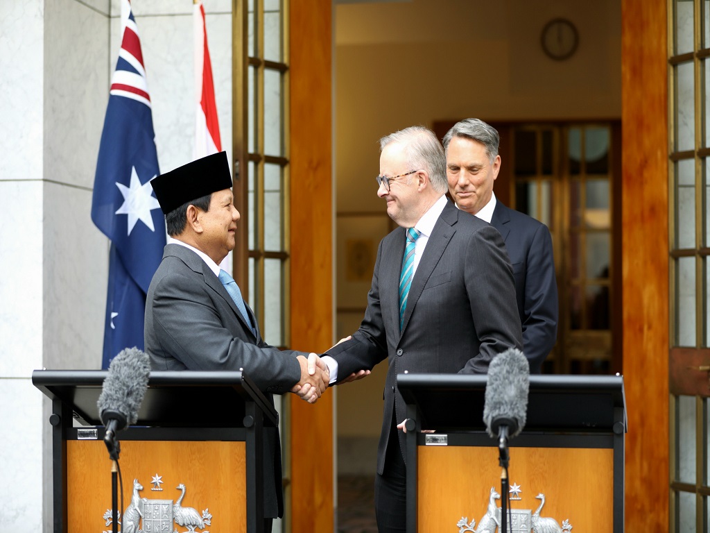 Presiden Prabowo Temui PM Australia di Hotelnya yang Baru Tiba di Indonesia